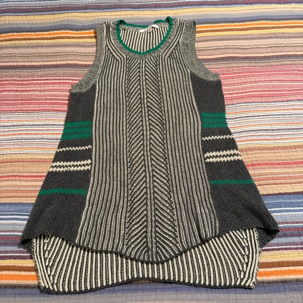 Cabi 885 Womens Grey Green Chevron Striped Knit High Low‎ Sweater Vest Small